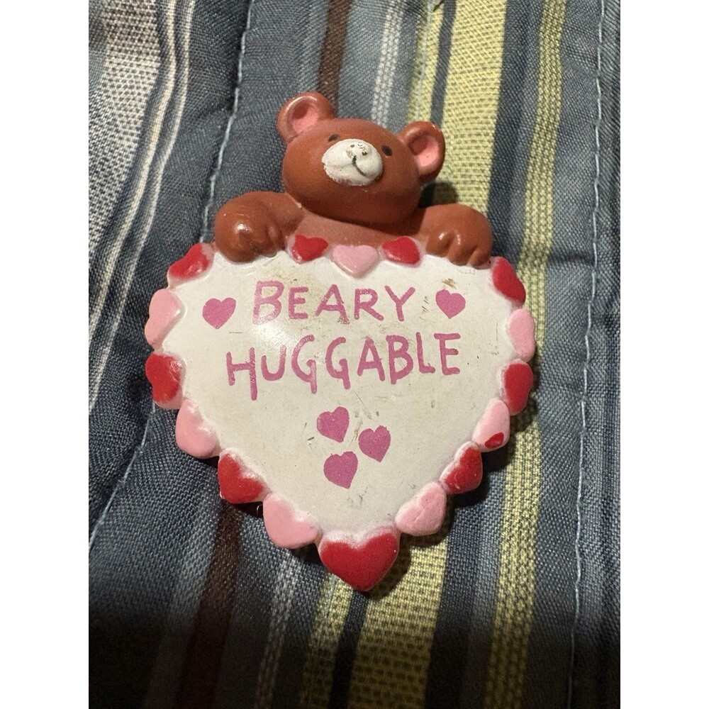 Vintage Fun World PIN Valentines BEAR Brown BEARY HUGGABLE 1980s Holiday Brooch